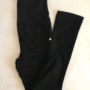🔴SALE NWOT Bellavida Maternity Stretch Pants